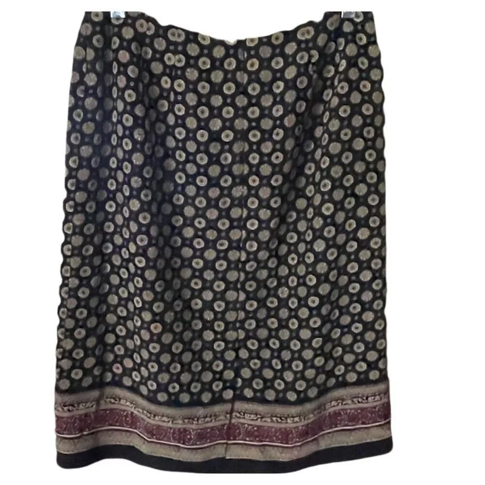 Talbots size 8 (โruns small) pure silk floral paisley lined pencil skirt.